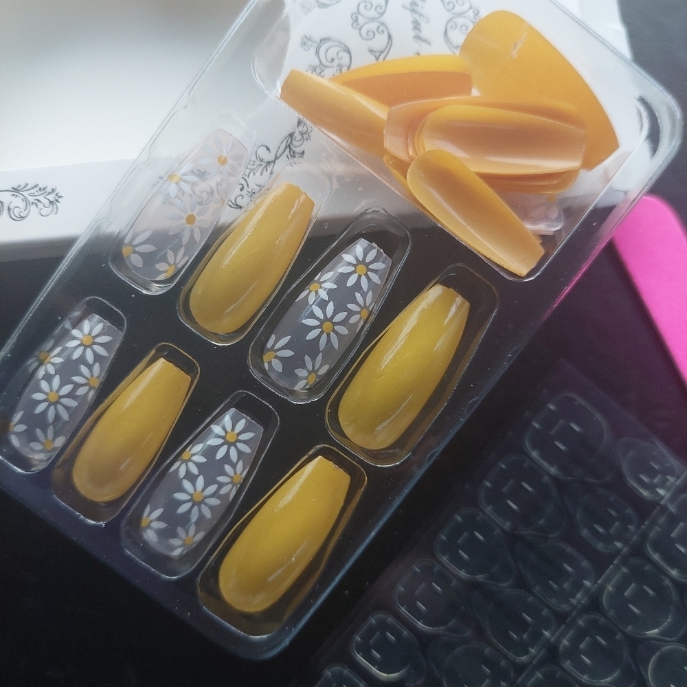 Beautiful Nails- Almond Coffin Yellow Daisy Press On Pre-designed